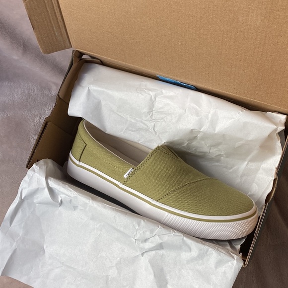 Toms Alpargata Fenix Slip-On - Cedar Green (size 7.5) - Picture 11 of 11